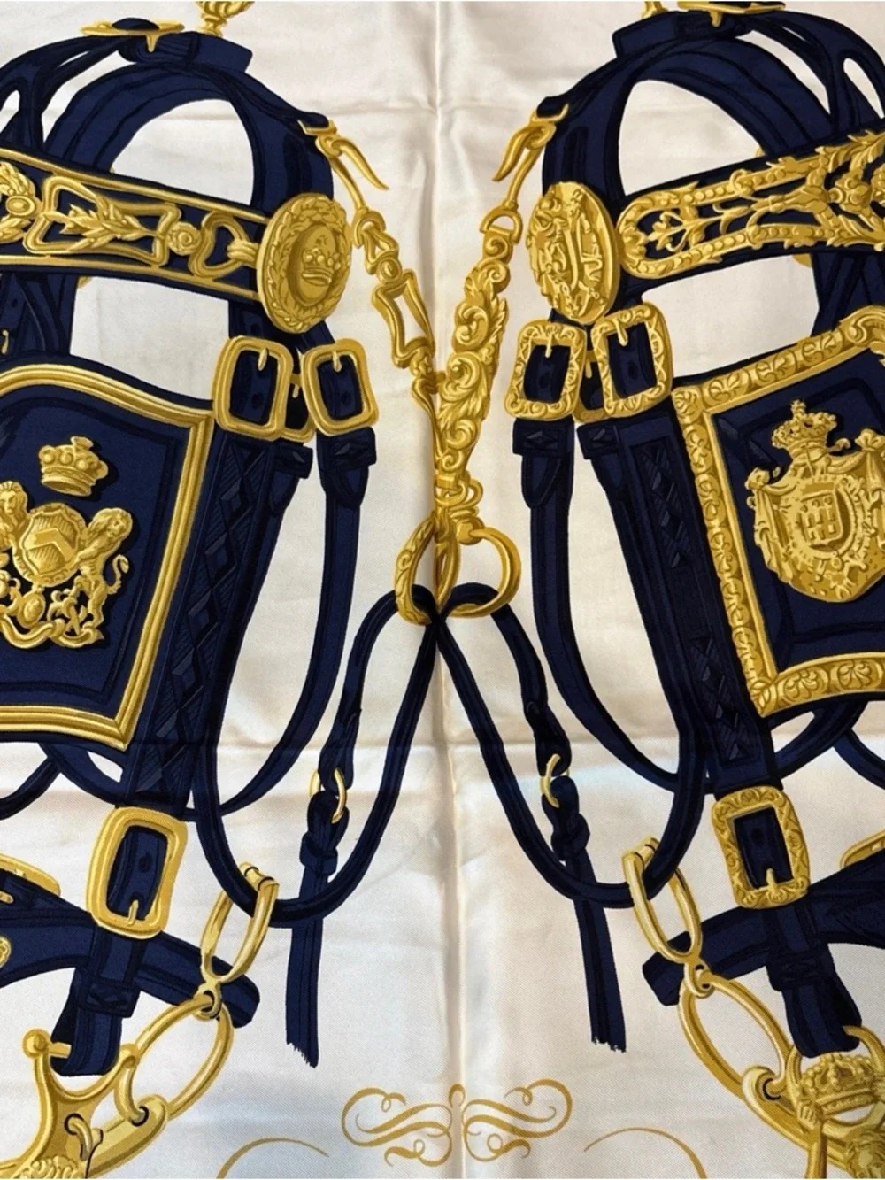 Hermes Paris Printed 100% Silk Scarf W/ Box - Picture 7 of 12